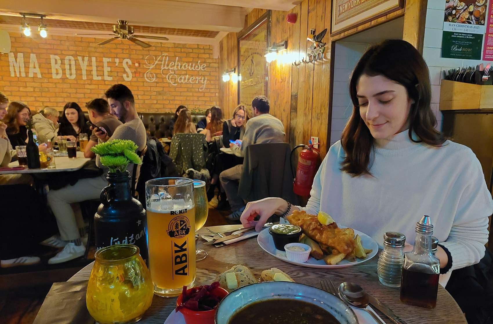 Liverpool: Albert Dock & Cavern Quarter Walking Food Tour