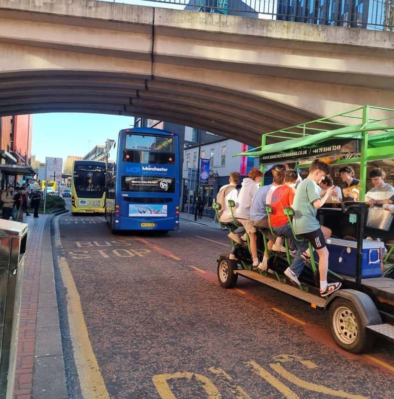 Manchester: Beer Bike Tour with Drinks and Music