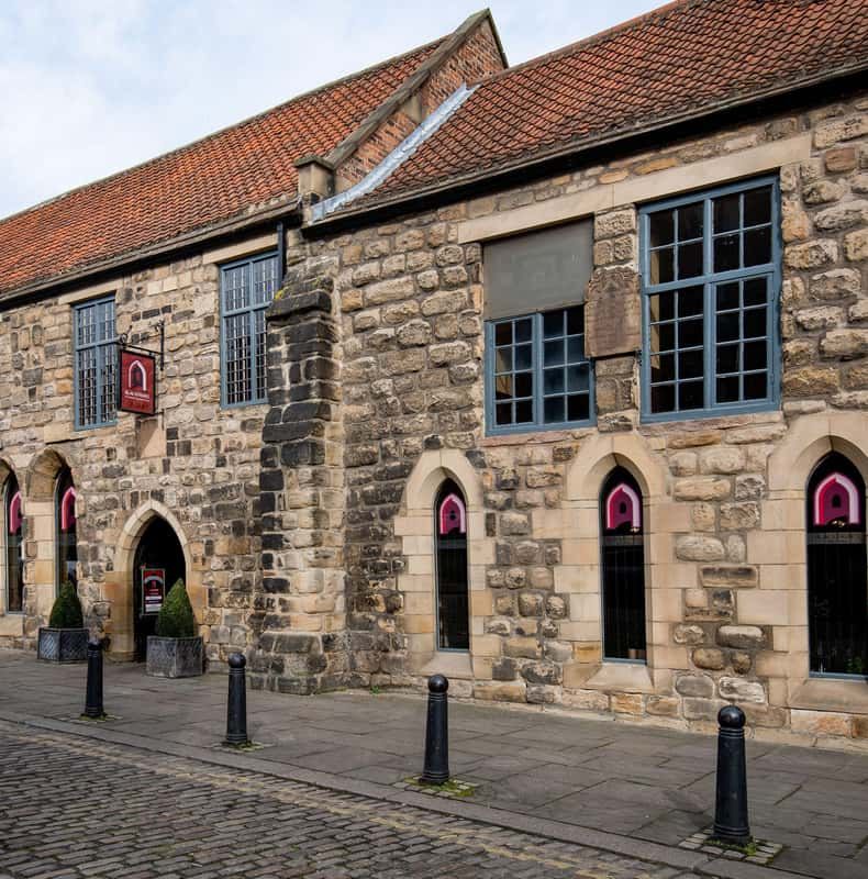 Newcastle: Brewery Tour, Lunch, and Beer Tasting